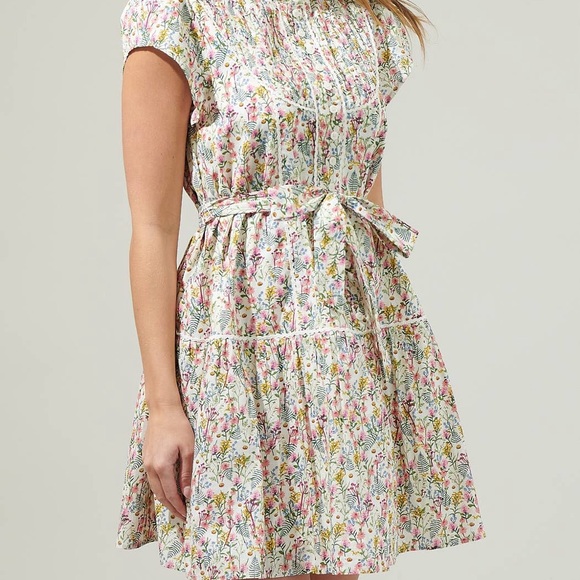 Arvine Floral Pleated Mini Dress with belt by Sugarlips - Picture 4 of 6